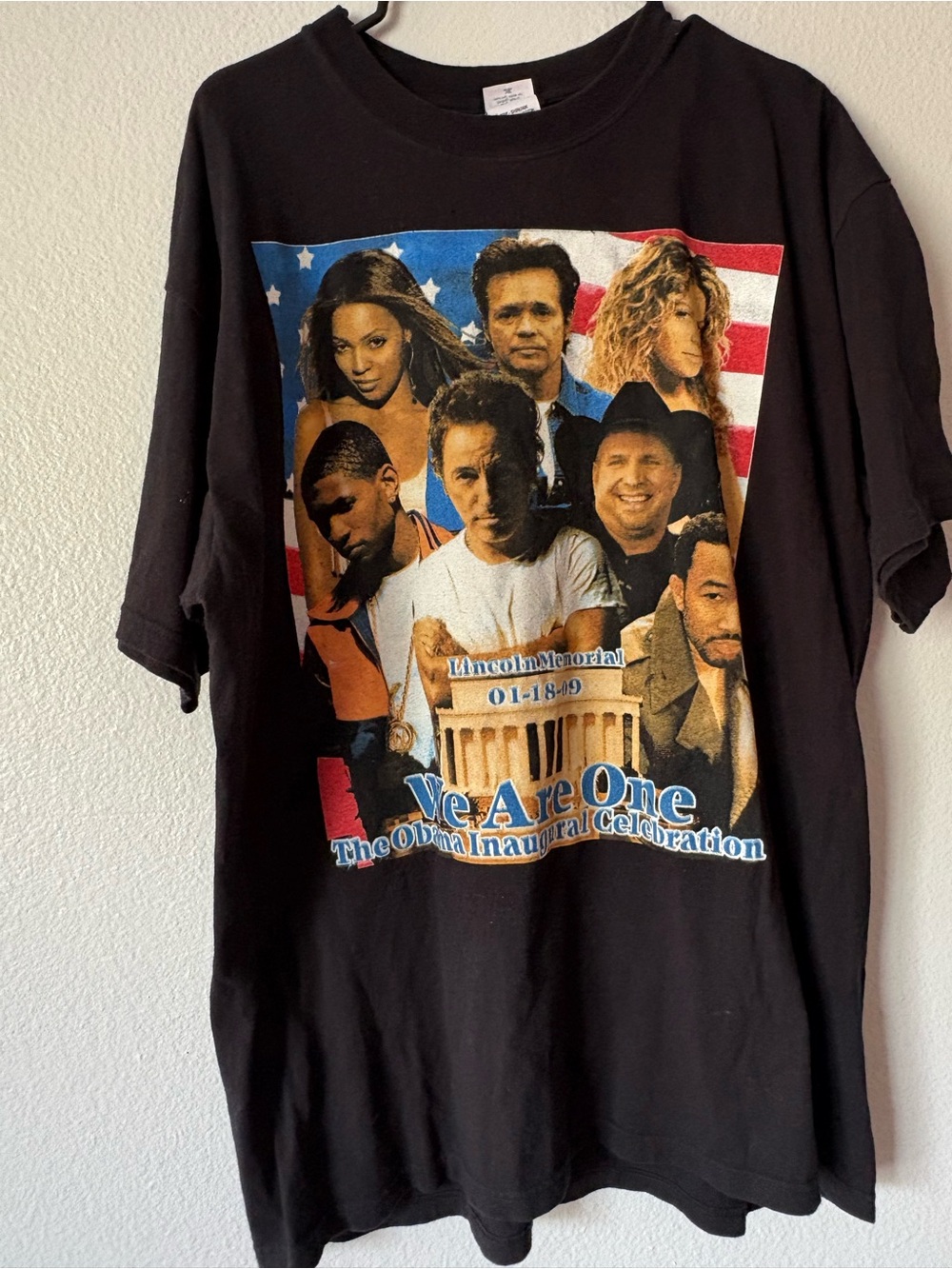 Obama “We Are One” Inauguration Concert Shirt XL Beyoncé Shakira Mach Gray Bono